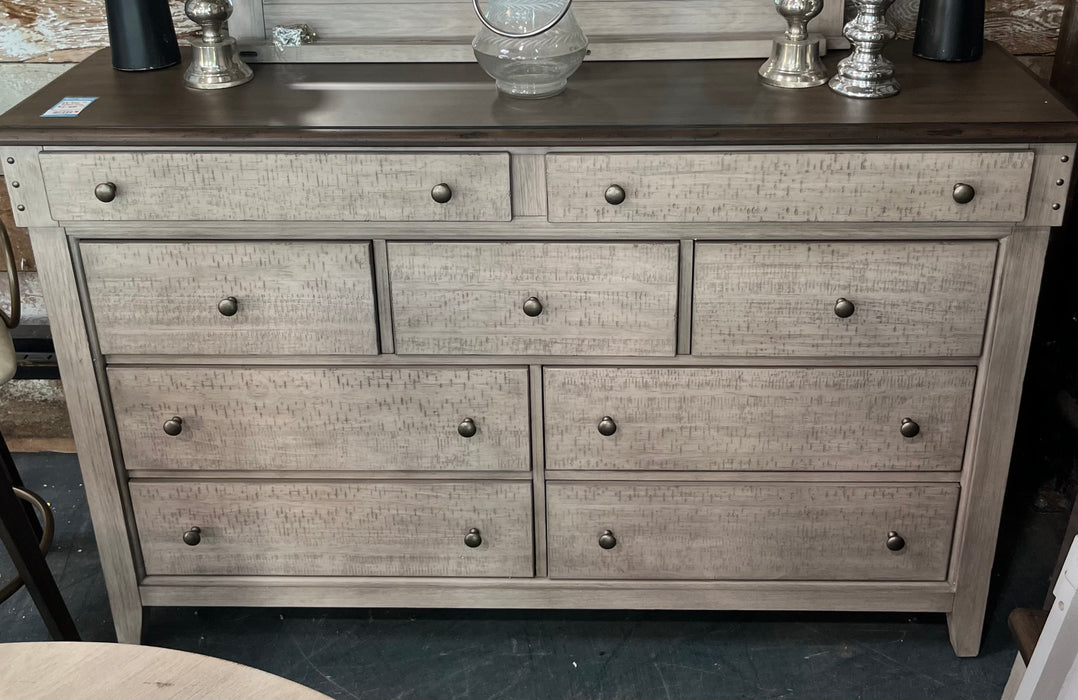 Cream Dresser w/ Mirror