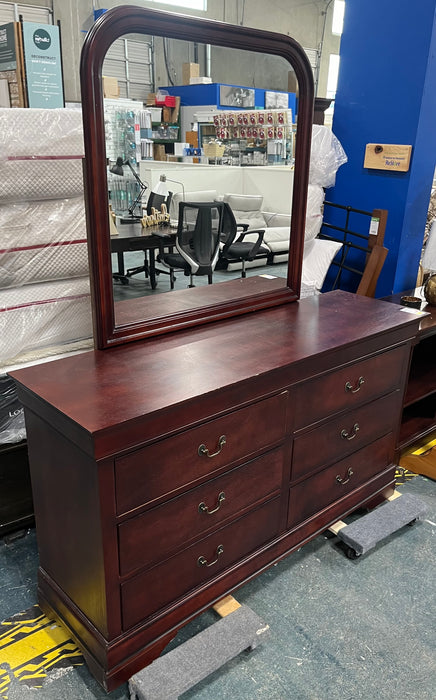 Dresser w/ Mirror