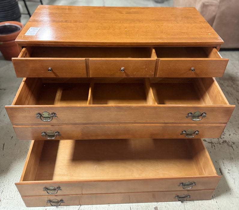 3-Drawer Wooden Dresser